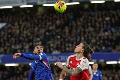 Арсенал не успя да пребори 10 от Челси