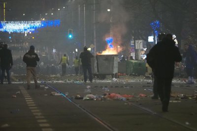 Ранени полицаи и протестиращи, напрежение и безредици - какво се случи на вчерашния протест в София?