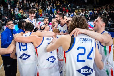 Италия записа първа победа в квалификациите за световното първенство по баскетбол след драма с Литва