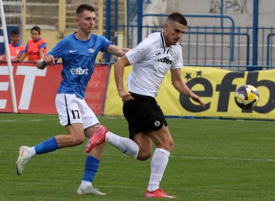 Младежки национал преподписа със Спартак Варна