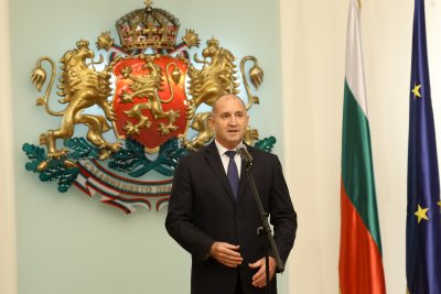 НА ЖИВО: Обръщение към българския народ на президента Румен Радев