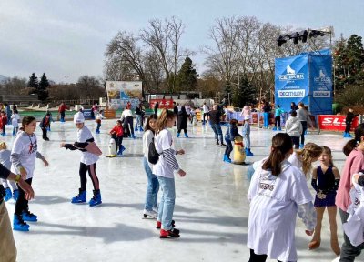 Леден парк София отваря врати за четвърта поредна зима