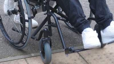 Забавено ТЕЛК решение остави дете с увреждане и майка му без доходи