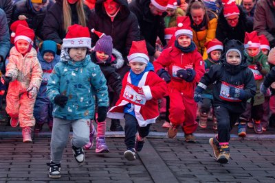 Коледно настроение завладя Европа (СНИМКИ)