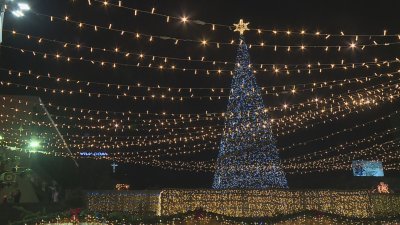 И Благоевград е готов за Коледа (СНИМКИ)