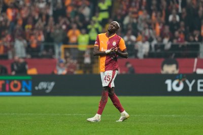 Осимен с акробатичен шедьовър при победа на Галатасарай