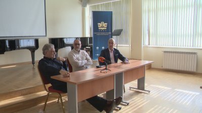 Маестро Хосе Кура открива Новогодишния музикален фестивал в НДК