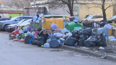 Кризата с боклука: В "Люлин" чистят само улиците, по които се движи градския транспорт