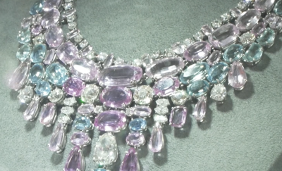 Ню Йорк пуска на търг бижута и дрехи на звезди