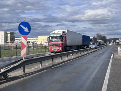 Блокада на "Кулата - Промахон" и от двете страни за тежкотоварните автомобили