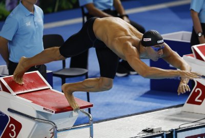 Смесената щафета на Италия постави световен рекорд на eврошампионата по плуване в малък басейн