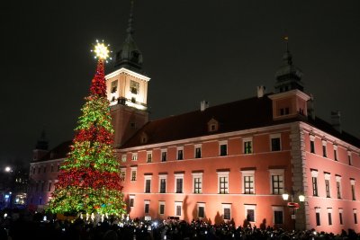 Грейна коледната елха във Варшава (СНИМКИ)