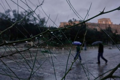 Наводнения в Гърция: властите призовават хората да не пътуват