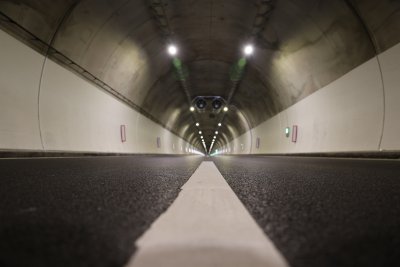 На тъмно в тунел "Благоевград" - шофирайте внимателно