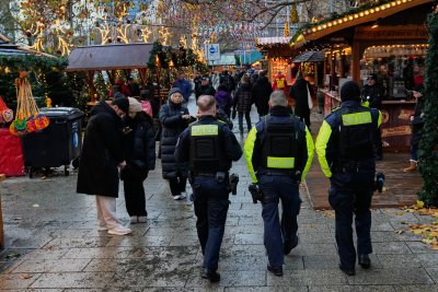 Германските власти задържаха петима души по подозрение, че са планирали нападение на коледен базар