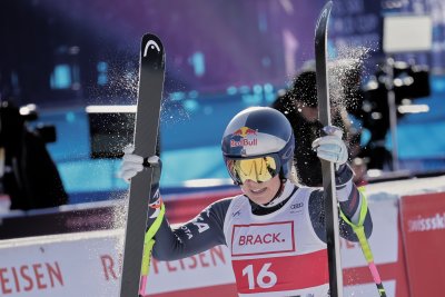 Линдзи Вон спечели спускането за Световната купа в Сeн Мориц