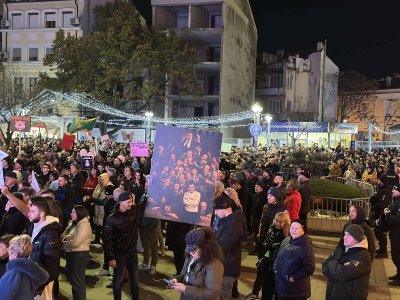 10 души са задържани на протеста в Бургас (ВИДЕО)