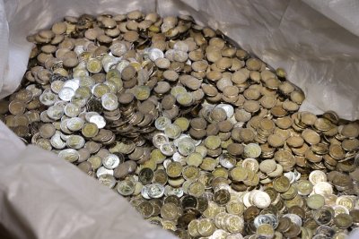 БНБ отваря касите си извънредно за продажба на стартови комплекти с евромонети