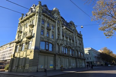 Обявена е тревога в пристанищния украински град Одеса Сирените са