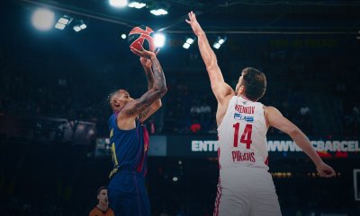 Везенков блести, но Олимпиакос се предаде срещу Барселона (ВИДЕО)