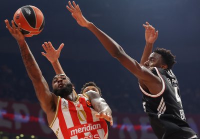 Милър-Макинтайър над всички в драма за Цървена звезда (ВИДЕО)