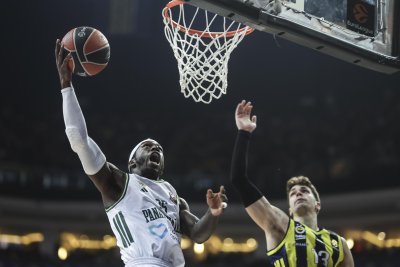 Панатинайкос спря Фенербахче в Евролигата