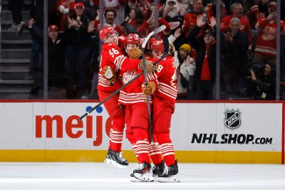 Детройт надделя над Вашингтон в НХЛ