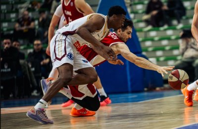 Борислав Младенов наниза 21 точки при победа на Виена Баскет