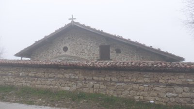 Витлеемската звезда посреща посетителите в църквата Рождество Христово в Арбанаси