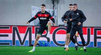 Янис Карабельов с потенциален трансфер в Шалке 04