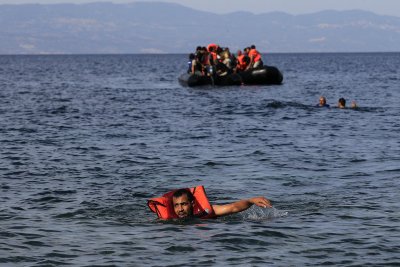 Гръцката брегова охрана спаси 108 мигранти южно от остров Гавдос