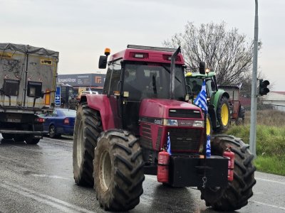Отново блокада: Гръцки фермери затвориха за камиони пътя през ГКПП "Кулата - Промахон"