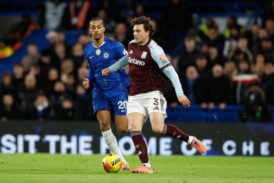 Победната серия на Астън Вила продължава