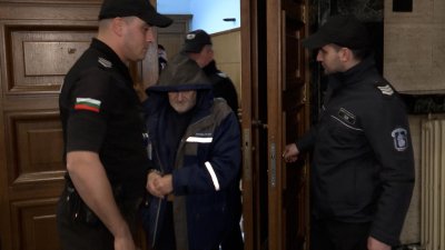 Постоянен арест за бащата и сина, обвинени във въоръжен грабеж в &bdquo;Красно село&ldquo;