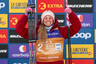 Джеси Дигинс триумфира в масовия старт при жените от веригата "Тур дьо ски"