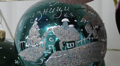 Как се раждат ръчно изработените коледни играчки?