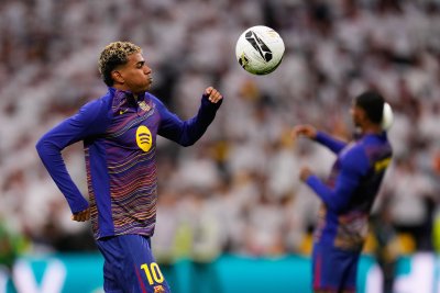 Ламин Ямал и Дани Олмо ще бъдат на линия за мача с Еспаньол