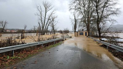 През нощта валежите ще продължат По значителни количества се очакват