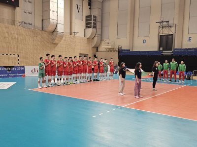 Националите по волейбол до 18 г. загубиха драматично втората си среща от европейската квалификация в Подгорица