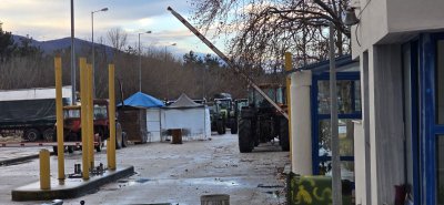 Protesting Greek Farmers Close Ilinden&ndash;Exohi Border Crossing to Heavy Goods Vehicles