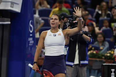 Ема Наваро приключи за отрицателно време в Оукланд