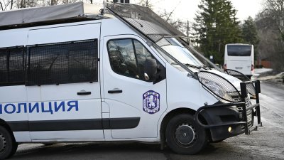 Временно спират автобуси до Витоша заради ураганния вятър