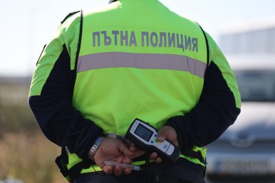 Шофьор с 2,36 промила алкохол се удари в дърво в ловешко село