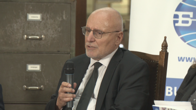 Управителят на БНБ Димитър Радев напомни че приемането на еврото