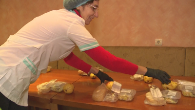 Храната в училищата в евро: плащане, ресто и ще се объркат ли учениците?