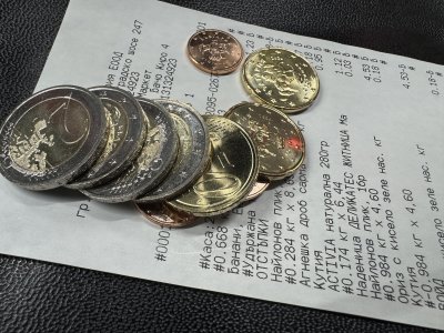 Процесът по приемане на еврото в България преминава гладко с