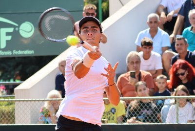 Иван Иванов е на полуфинал в Манакор след тричасова битка