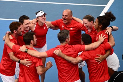 Швейцария е първият финалист на тенис турнира Юнайтед къп