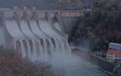 Висока вълна премина през каскада "Арда", язовир "Ивайловград" пое критични водни обеми