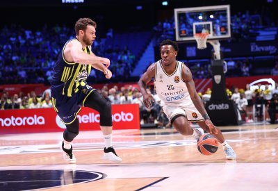 Дубай неутрализира шампиона на Евролигата (ВИДЕО)